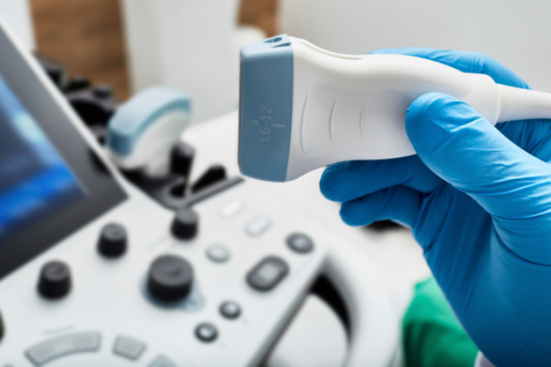 Dra. Thaline Neves explica como a ultrassonografia é essencial para a prevenção e o diagnóstico na saúde da mulher.