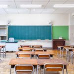 Teciomar Ábila apresenta ferramentas que transformam escolas, oferecendo soluções práticas para melhorar o ensino.