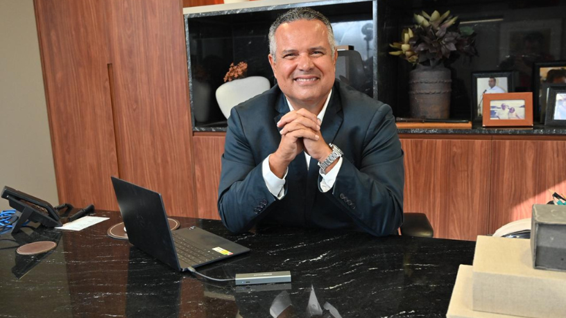 Elmar Juan Passos Varjão Bomfim reforça que a atualização técnica constante é o pilar que sustenta a segurança e a inovação em projetos de engenharia complexos.