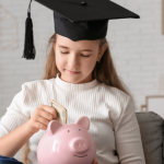 Educação financeira nas escolas: como projetos práticos, com a visão de Sérgio Bento De Araújo, contribuem para formar alunos mais conscientes e preparados para decisões responsáveis.